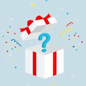 mystery box of books📚 5 books for 5 dollars